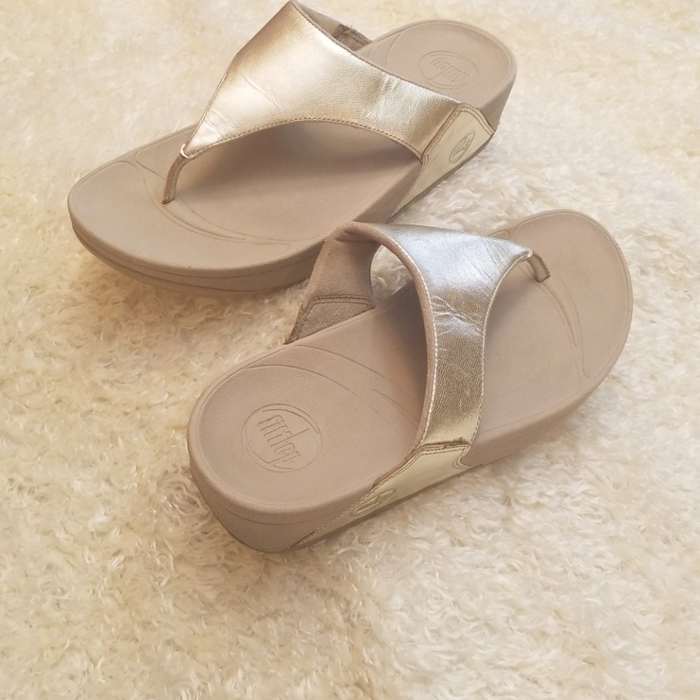 Gold FitFlops SZ 7